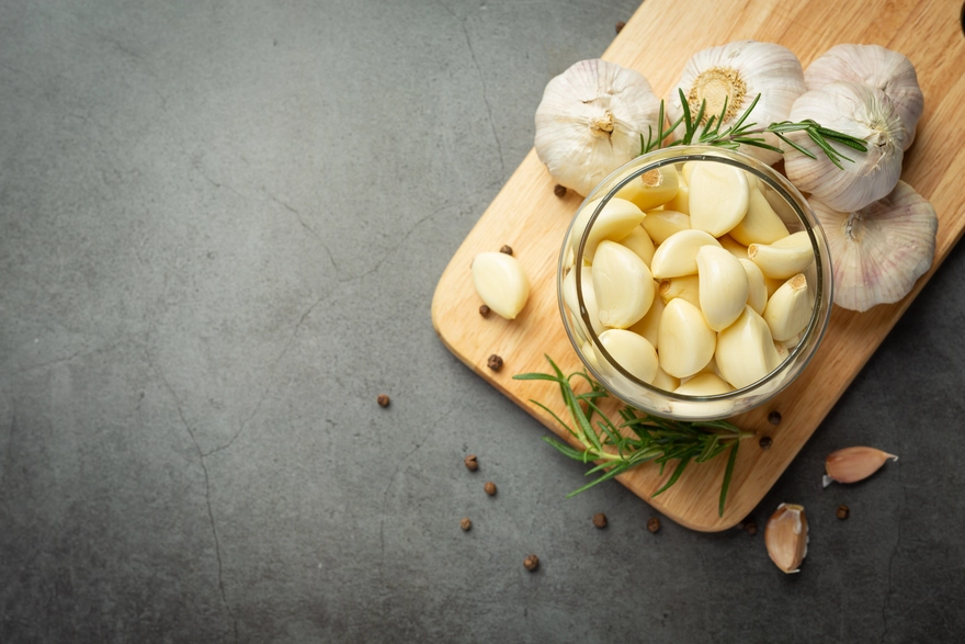 Raw Garlic Benefits: Why You Should Eat It Daily