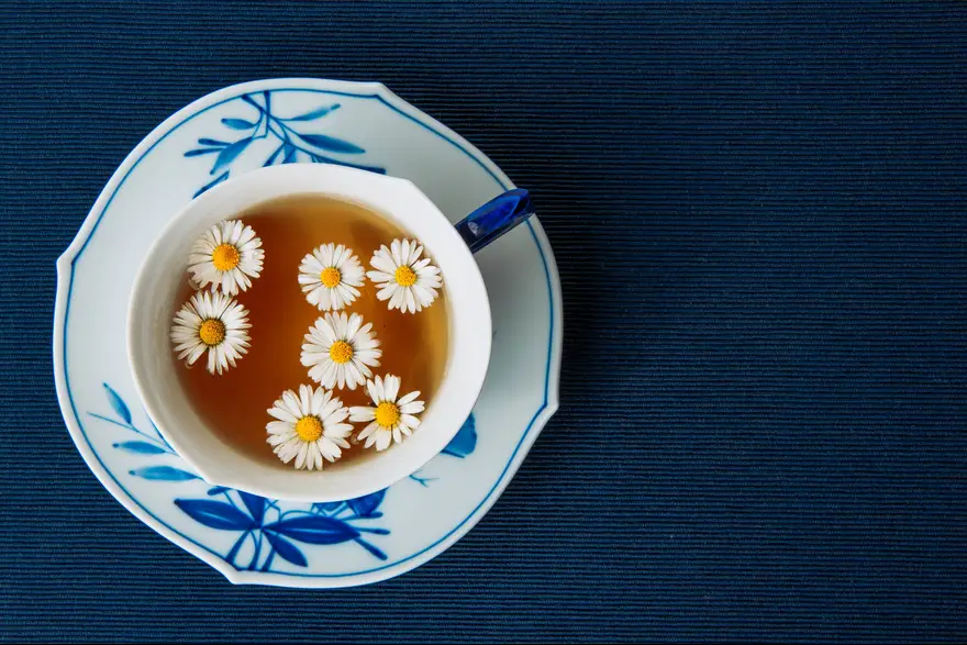 Chamomile Tea Benefits: A Natural Remedy for Sleep & Stress Relief