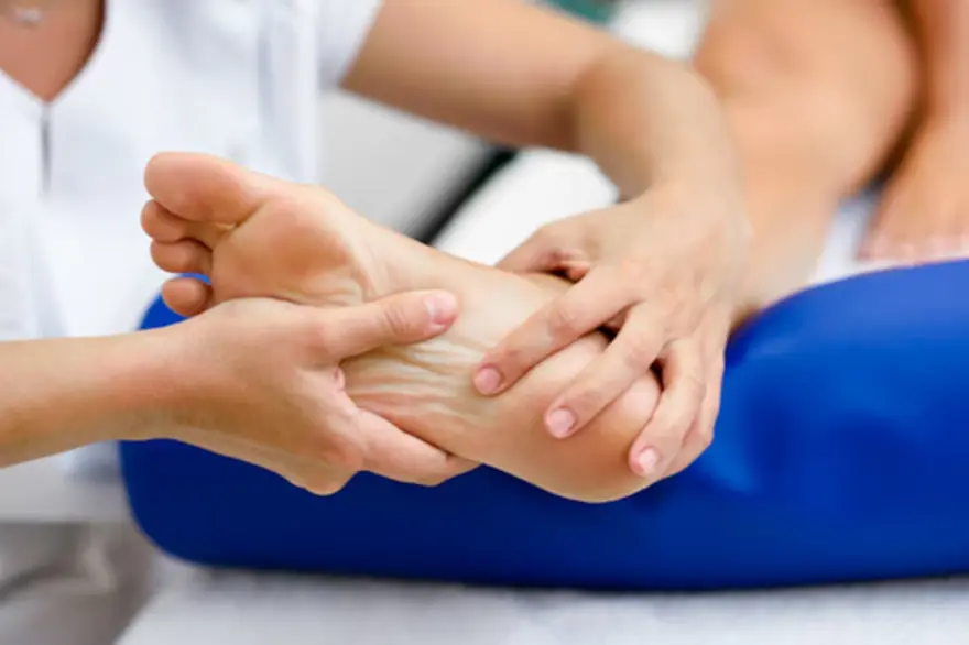 Diabetic Neuropathy: Causes, Symptoms, and Risk Factors