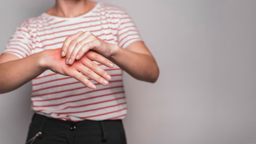 Raynaud's Disease: Treatment, Symptoms, Causes & Risk Factors