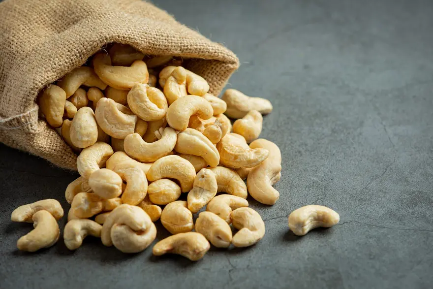 Benefits of Cashew Nuts: A Healthy Nutrient-Rich Superfood