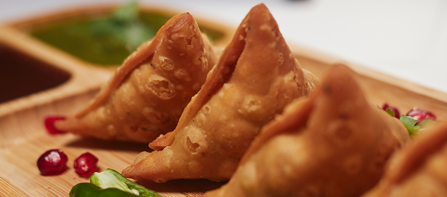 How much fat does your regular Samosa contain?