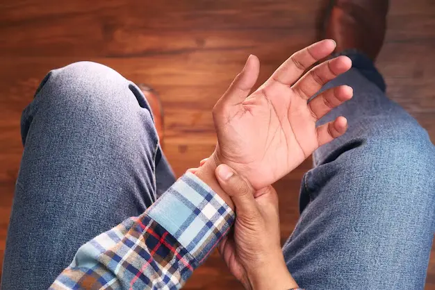 Understanding Peripheral Neuropathy: Symptoms, Treatment, Causes & Types