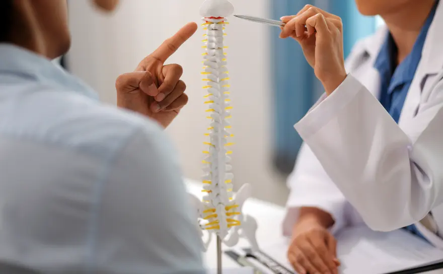 Scoliosis Explained: Symptoms, Diagnosis and Treatment Options