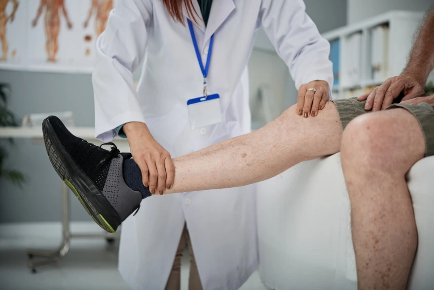 Thrombophlebitis: Essential Guide to Recognising Symptoms and Preventative Measures